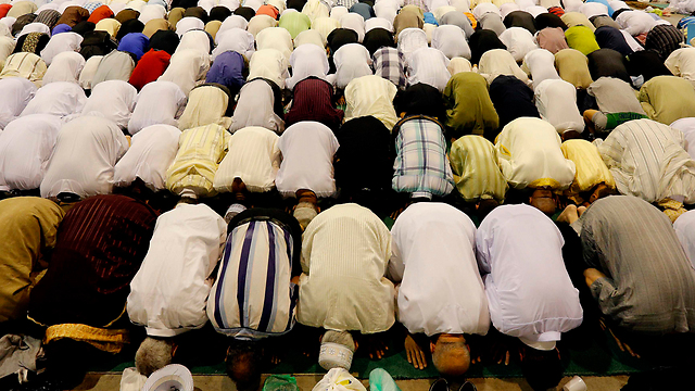 Ramadan in Marseille, France (Photo: Reuters)