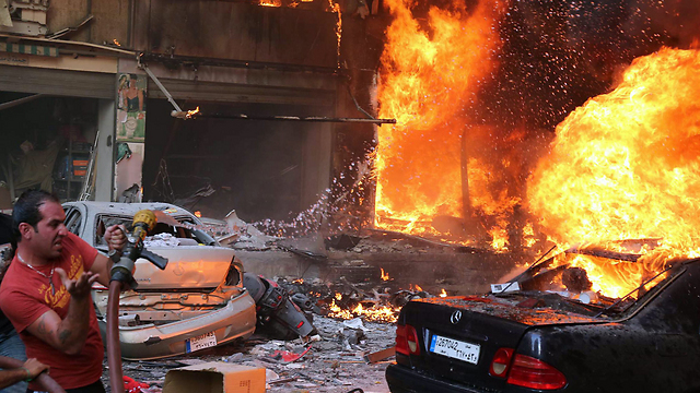 מדינה מוכת טרור. זירת פיגוע ברובע דאחייה בביירות (צילום: AFP) (צילום: AFP)