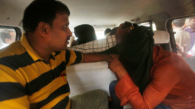 הצלמת שנאנסה ממומבאי (צילום: AP) (צילום: AP)