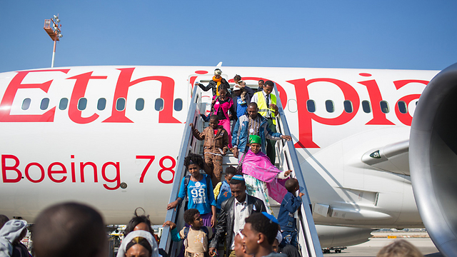 Plane from Ethiopia arrives in Israel (Archive Photo: Ohad Zwinenberg) (Archive photo: Ohad Zwigenberg)