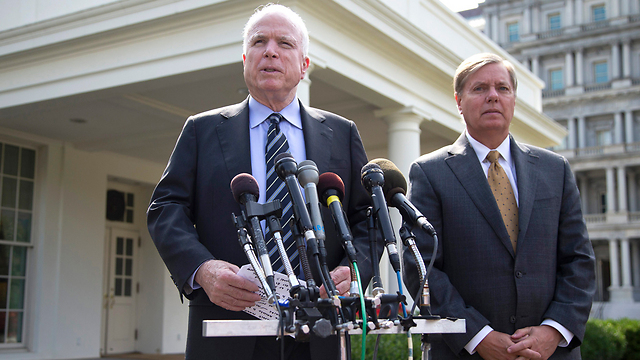 "הצבעה נגד תקיפה תהיה הרת אסון לאמינות ארה"ב". מקיין וגרהאם (צילום: AP) (צילום: AP)