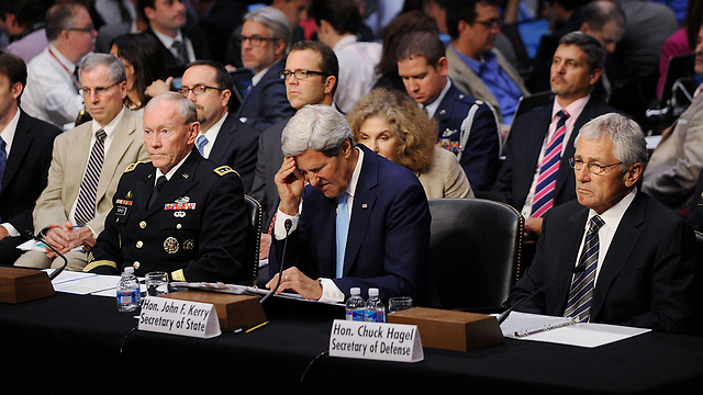 Hagel and Kerry in Senate hearing (Photo: MCT) (Photo: MCT)