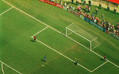 הפנדל האייקוני. באג'יו מחמיץ מול ברזיל (צילום: GettyImages) (צילום: GettyImages)