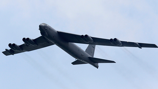 המפציץ הכבד B-52. גם הוא ישתתף בתקיפה? (צילום: רויטרס) (צילום: רויטרס)