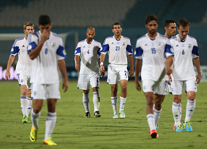 הנבחרת מאוכזבת אחרי התיקו עם אזרבייג'אן (צילום: אורן אהרוני) (צילום: אורן אהרוני)