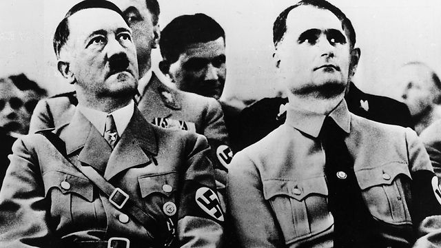 אדולף היטלר עם סגנו רודולף הס (צילום: Gettyimages) (צילום: Gettyimages)