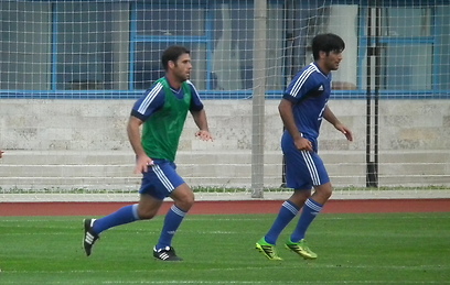 דקל קינן ואליניב ברדה (צילום: באדיבות אתר ההתאחדות לכדורגל) (צילום: באדיבות אתר ההתאחדות לכדורגל)