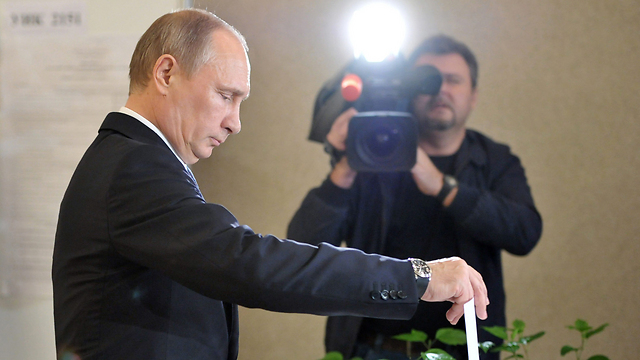 Putin: International 'law is still law, we must follow it' (Photo: AP)