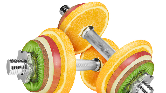 תפוזים, קלמנטינות ותותים: מכילים ויטמין C (צילום: shutterstock) (צילום: shutterstock)