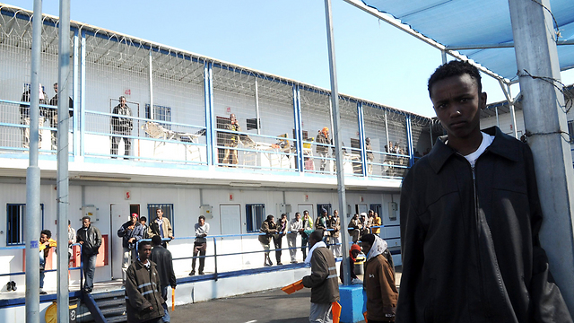 African migrants in Saharonim detention facility (Photo: Haim Hornstein) (Photo: Haim Hornstien)