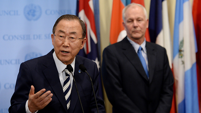 Ban with UN inspector Ake Sellstrom (Photo: AFO) (Photo: AFP)
