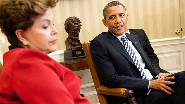 דילמה רוסף עם הנשיא אובמה. יחסים מתוחים לברזיל גם עם ארה"ב (צילום: EPA) (צילום: EPA)