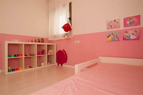 חדר ילדות ורוד (צילום: ששי ניסים) (צילום: ששי ניסים)