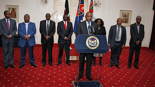 נשיא קניה אוהורו קנייתה, המואשם בהאג בפשעי מלחמה, לא זכה לכבוד (צילום: AP) (צילום: AP)