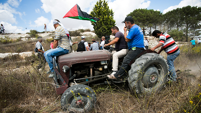Palestinians in the former settlement of Homesh (Photo: Yesh Din) (Yesh Din)