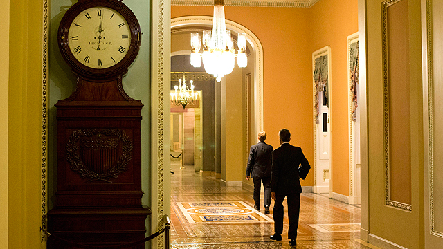 השעון בסנאט הציג: שביתה ראשונה זה 17 שנה (צילום: AP) (צילום: AP)