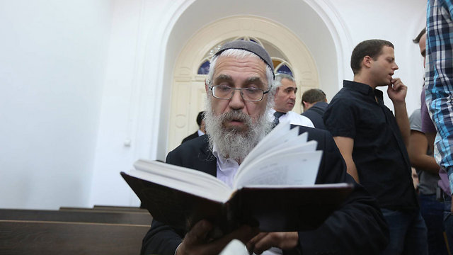 הרב מוטי אלון, היום בבית המשפט (צילום: גיל יוחנן) (צילום: גיל יוחנן)