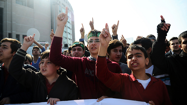 מפגינים נגד ישראל במשפט המרמרה, איסטנבול (צילום: AFP) (צילום: AFP)