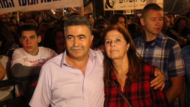Dalia Rabin, Amir Peretz (Photo: Motti Kimchi)