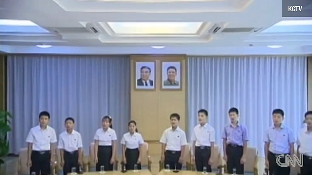 הופיעו בטלוויזיה הצפון קוריאנית וטענו ששיטו בהם. תשעת הצעירים (צילום: CNN) (צילום: CNN)