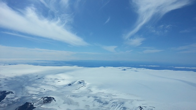 מבט מהמטוס בדרך לגרנלנד (צילום: עודד פיכמן) (צילום: עודד פיכמן)