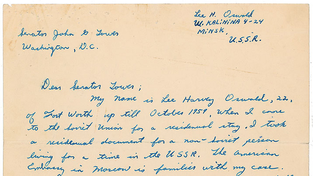 מכתב שכתב אוסוולד בדצמבר 1961. מחיר התחלתי: 2,500 דולר (צילום: בית המכירות הפומביות RR) (צילום: בית המכירות הפומביות RR)