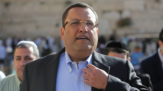 Moshe Lion during his campaign for Jerusalem mayor (Photo: Gil Yohanan)