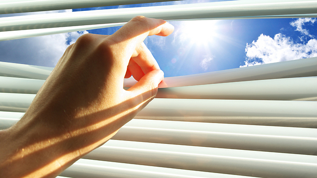 חשוב לנצל את השמש (צילום: shutterstock) (צילום: shutterstock)