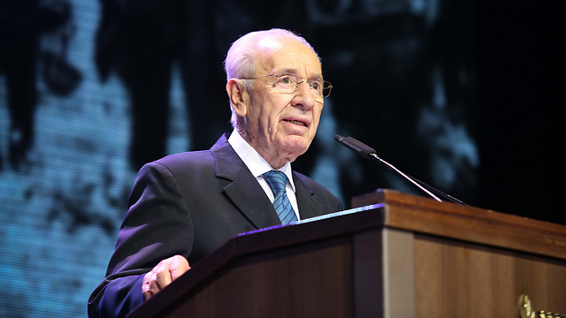 Peres urges calm (Photo: Noam Markowitch)