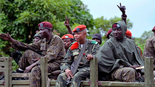 ניצחון לצבא הקונגולזי. כוח בסמוך לעיר רוטשורו (צילום: AFP) (צילום: AFP)