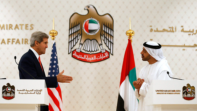 מזכיר המדינה האמריקני עם שר החוץ של איחוד האמירויות (צילום: רויטרס) (צילום: רויטרס)