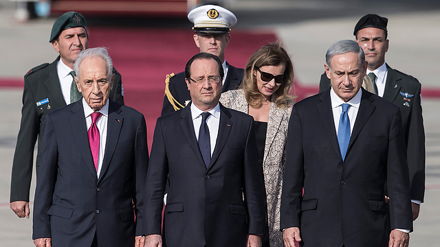 Hollande arrives in Israel (Photo: EPA)
