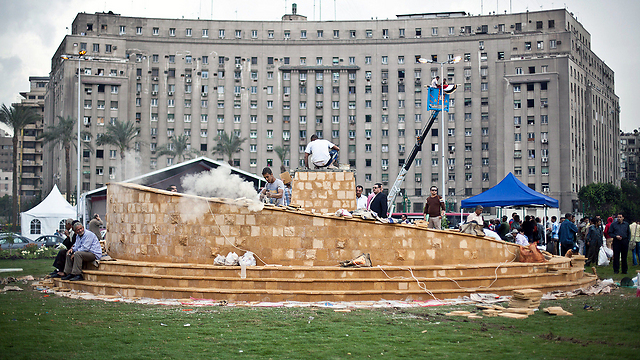 Tahrir memorial dedicated to 'martyrs of two revolutions' (Photo: AFP)