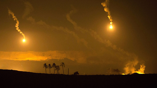 הפצצות מעל עזה ב"עמוד ענן" (צילום: AFP) (צילום: AFP)