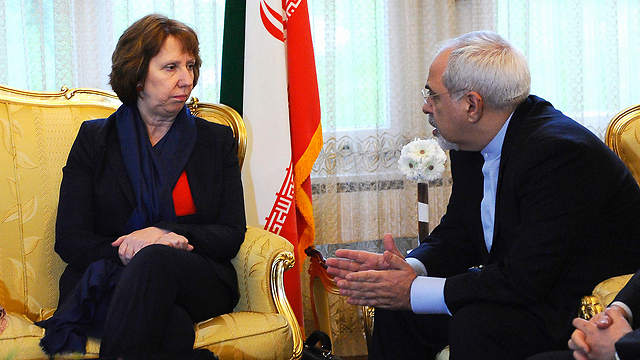 Ashton with Iranian counterpart Zarif (Photo: EPA)