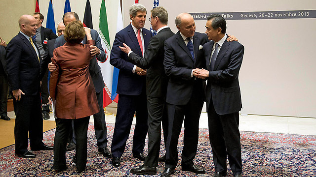 Iran and world powers sign an interim agreement (Photo: AP)