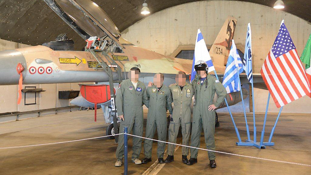 US, Italy, Greece, and Israeli pilots before the drill (Photo: Yair Sagi)