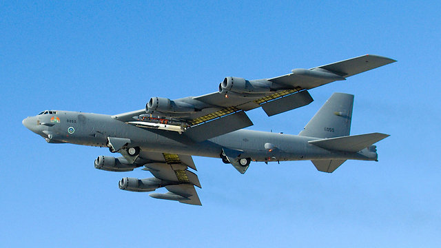 "משימת אימון שתוכננה מזמן". מפציץ אמריקני מדגם B-52 (צילום: AFP / US AIR FORCE) (צילום: AFP / US AIR FORCE)