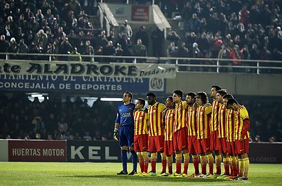 FC Barcelona, during a moment of silence for Mandela (Photo: Getty Images)