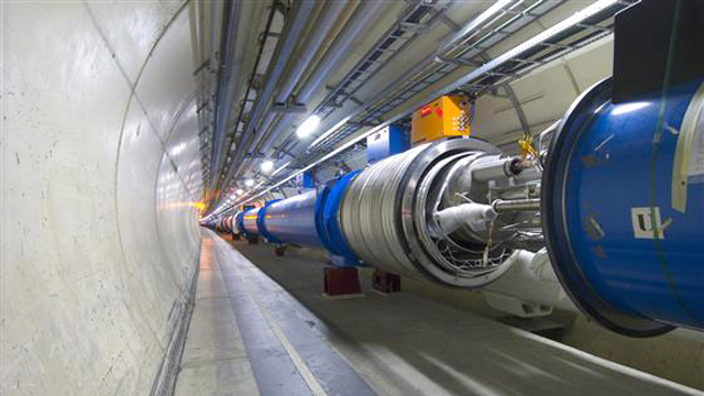 פי 6 מעוצמת הנוכחי. המאיץ LHC (צילום: המרכז למחקר גרעיני של האיחוד האירופי (cern)) (צילום: המרכז למחקר גרעיני של האיחוד האירופי (cern))