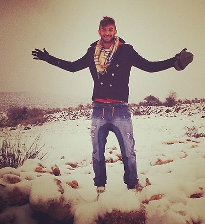 סארי פלאח מפלס את דרכו בשלג (צילום: מתוך האינסטגרם) (צילום: מתוך האינסטגרם)