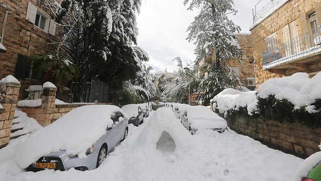 Snowed-in streets (Photo: Gil Yohanan)