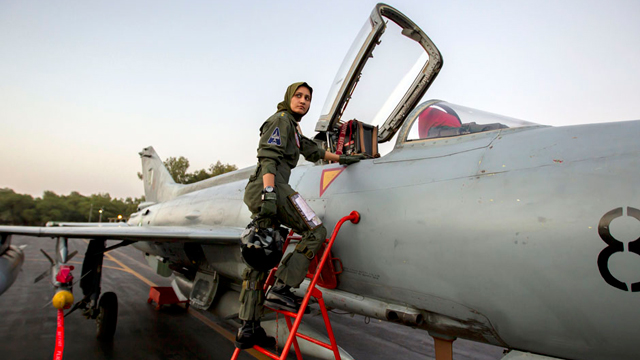 עיישה פארוק, בת 26, היא טייסת הקרב היחידה בפקיסטן (צילום: רויטרס) (צילום: רויטרס)