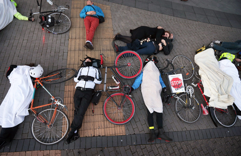 מחאה של רוכבי אופניים בלונדון. ארכיון (צילום: גטי אימג'בנק) (צילום: גטי אימג'בנק)