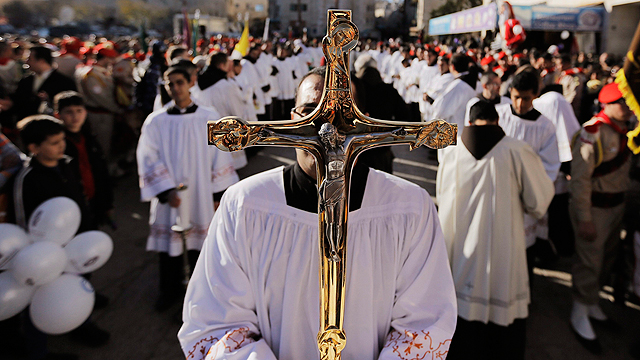 Drop in number of Christians in Holy Land (Photo: Reuters)