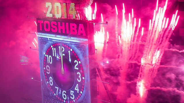 00:00, 1 בינואר 2014. השעון בטיימס סקוור, ניו יורק (צילום: רויטרס) (צילום: רויטרס)