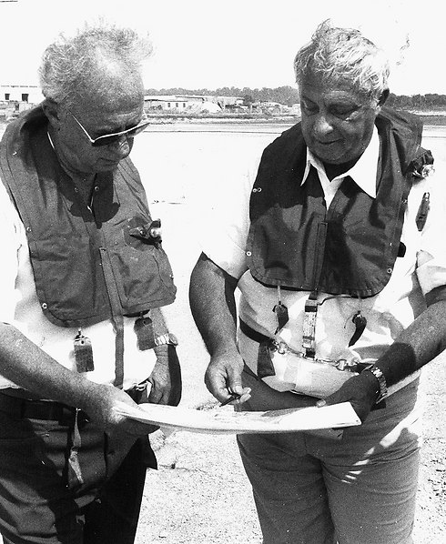 Ариэль Шарон и Ицхак Рабин во время операции "Мир Галилее". Фото: архив министерства обороны