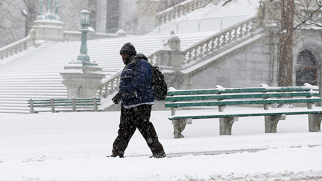 צפויים לרדת עד 45 ס"מ של שלג בניו יורק  (צילום: AP) (צילום: AP)
