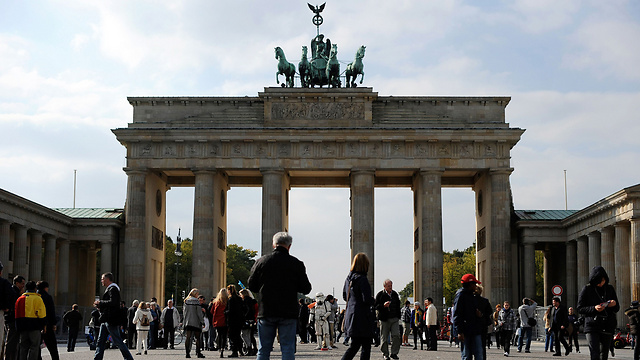 משלמת פה חצי משכר דירה ברמת גן. שער ברנדנבורג בברלין  (צילום: AFP) (צילום: AFP)