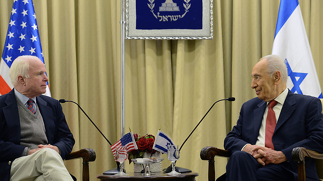 עם הנשיא לשעבר שמעון פרס ז"ל (צילום: קובי גדעון, לע"מ) (צילום: קובי גדעון, לע